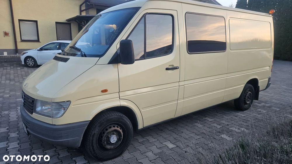 Mercedes-Benz SPRINTER 214 - 1