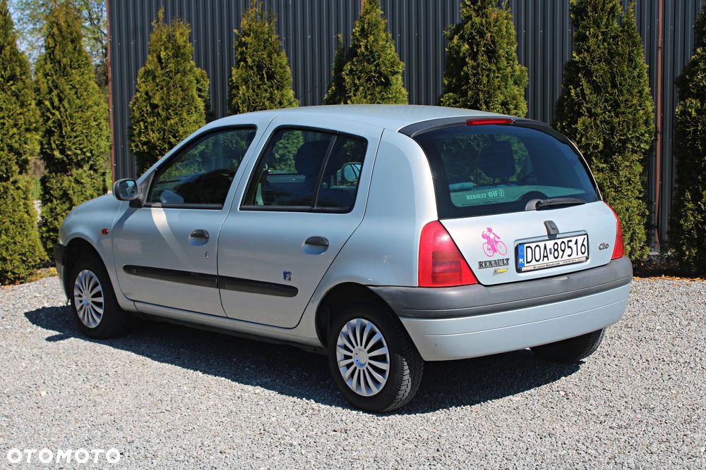 Renault Clio - 6