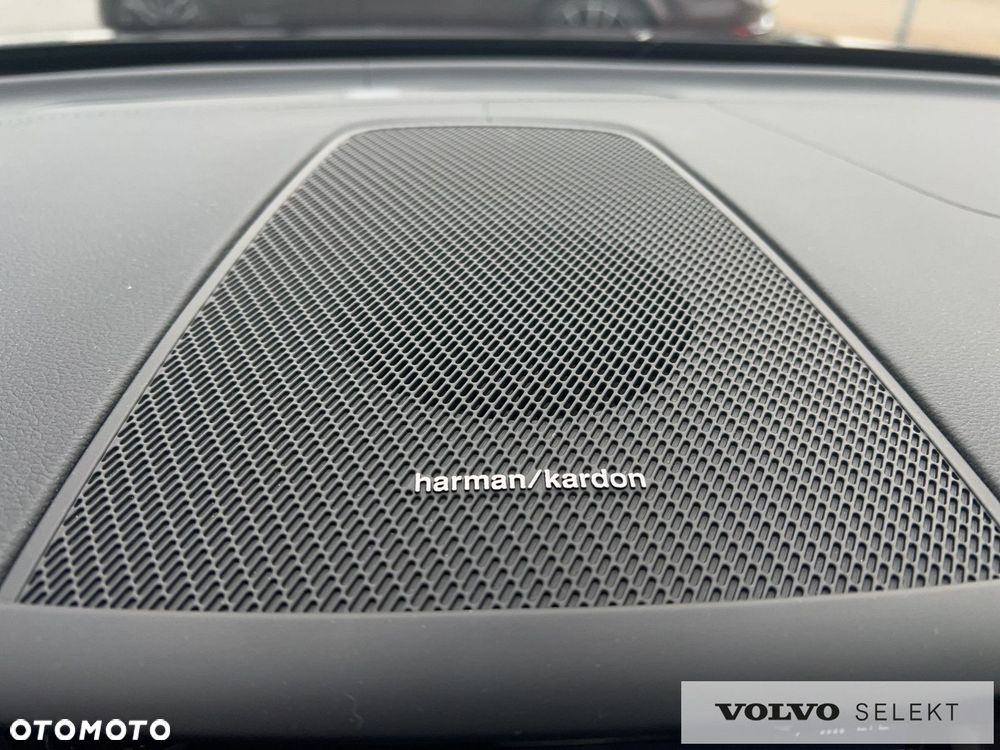 Volvo XC 60 B5 B AWD Ultra Black Edition - 27