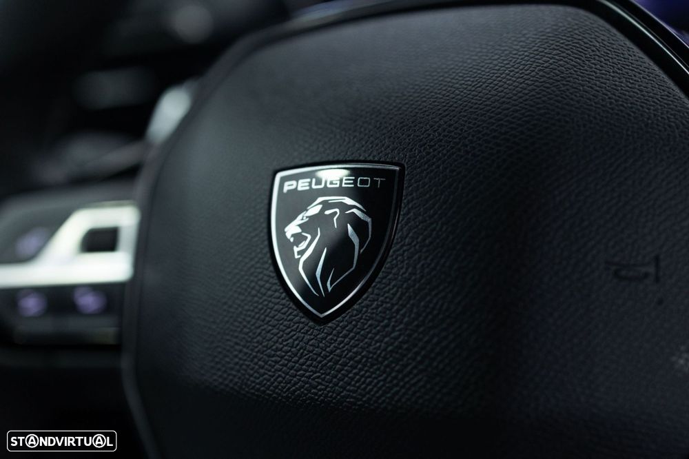 Peugeot 2008 1.2 Hybrid Allure e-DCS6 - 17
