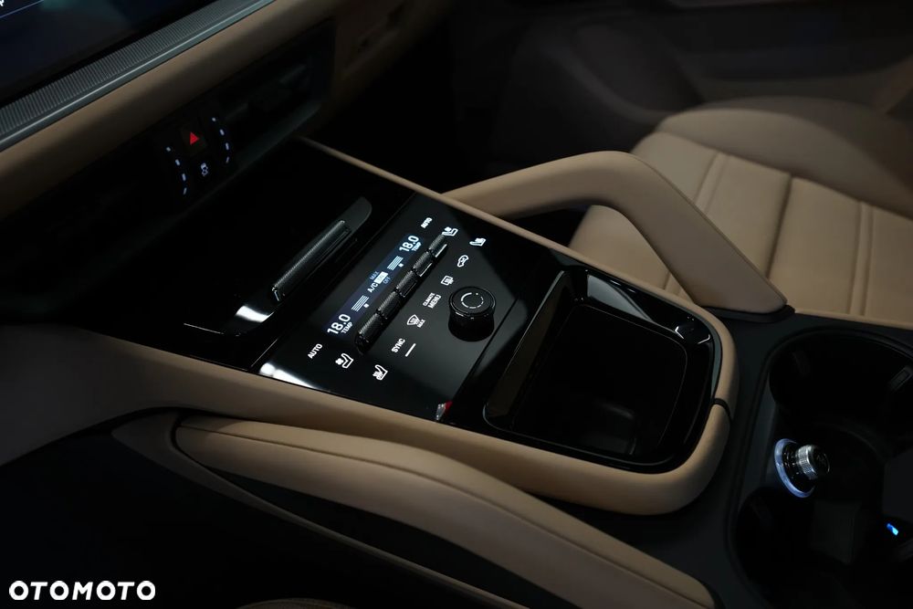 Porsche Cayenne Standard - 21