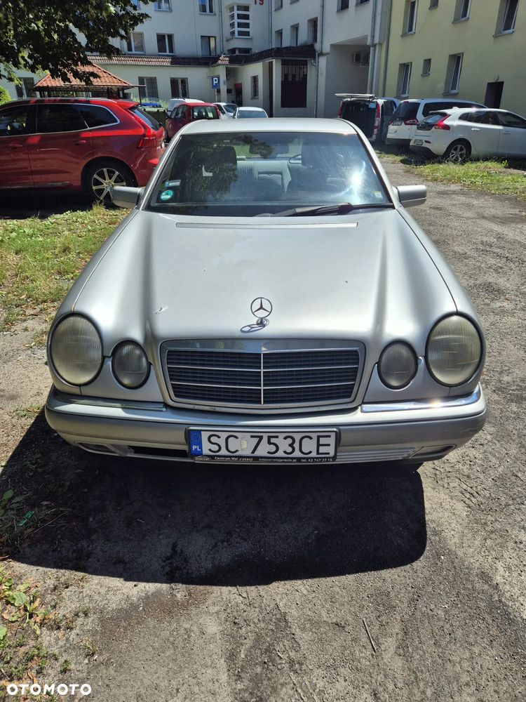 Mercedes-Benz Klasa E 230 Elegance - 13