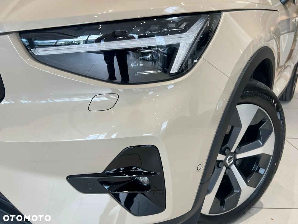 Volvo XC 40 B4 AWD Ultimate Dark - 20