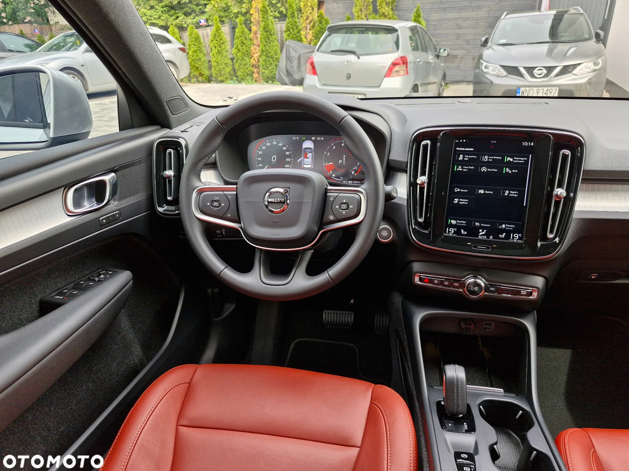 Volvo XC 40 T5 AWD Momentum Pro - 24