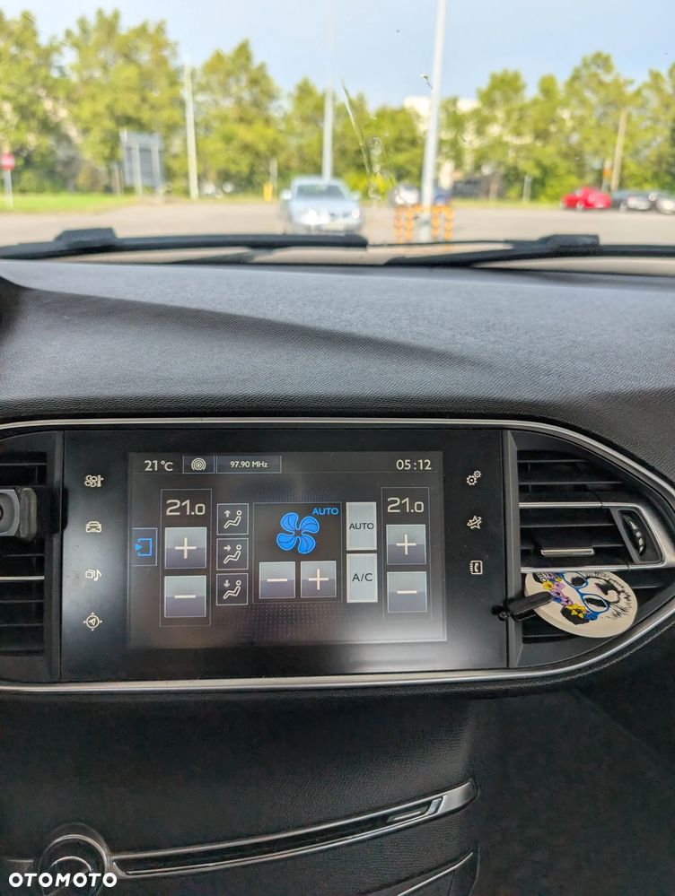 Peugeot 308 1.6 BlueHDi Active S&S EAT6 - 14