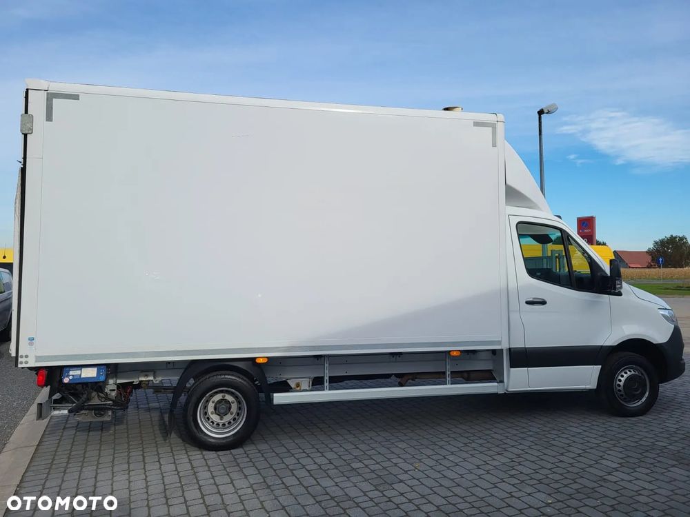 Mercedes-Benz SPRINTER 907 516 - MAXI- KONTENER 4,30M+WINDA-DMC 3500 KG - 26