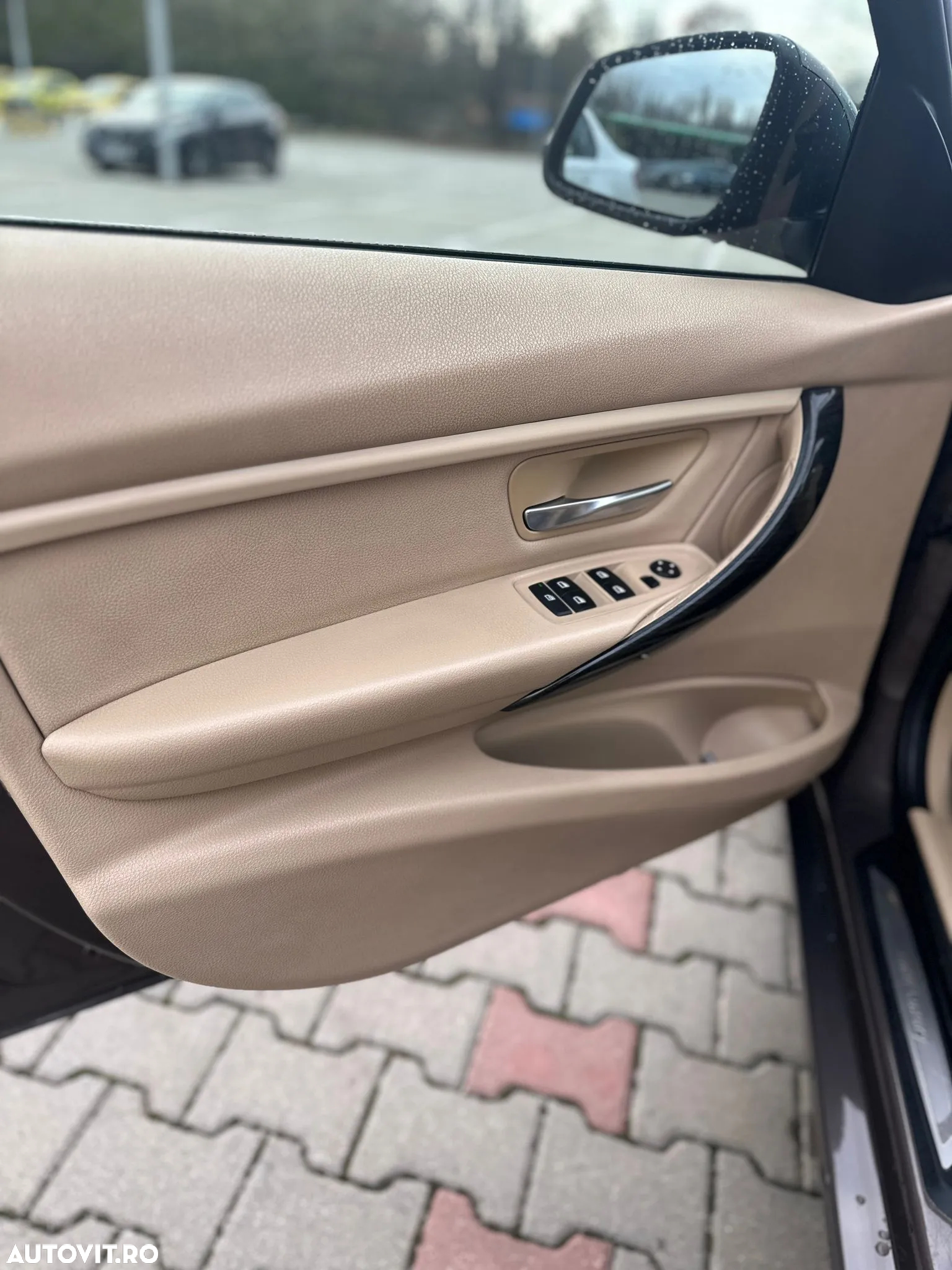 BMW Seria 3 318d xDrive - 16