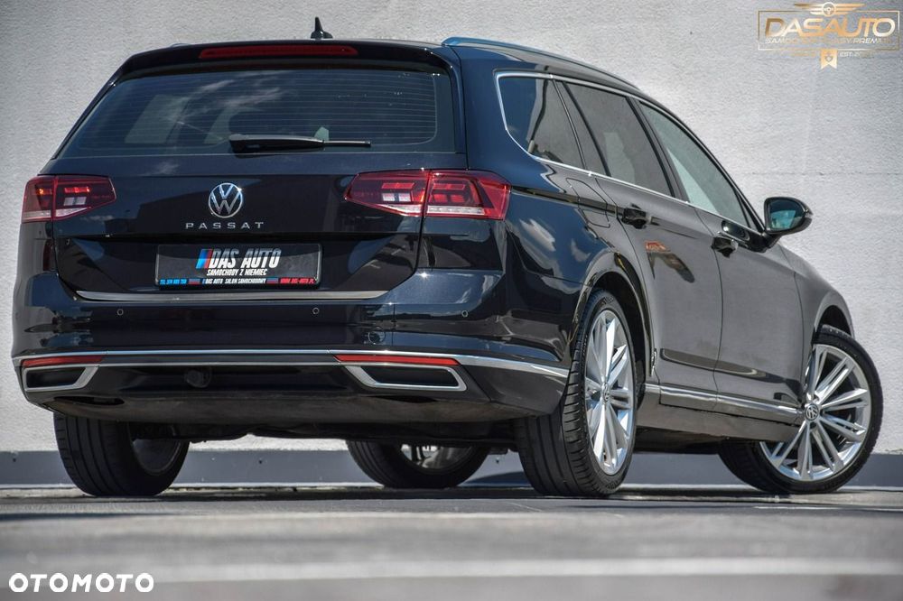 Volkswagen Passat - 11
