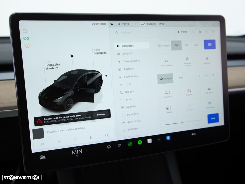 Tesla Model Y Long Range Dual Motor AWD - 23