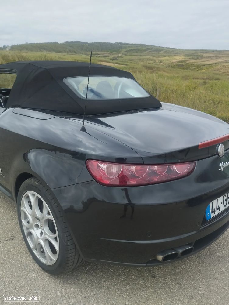 Alfa Romeo Spider 2.4 JTDM - 8