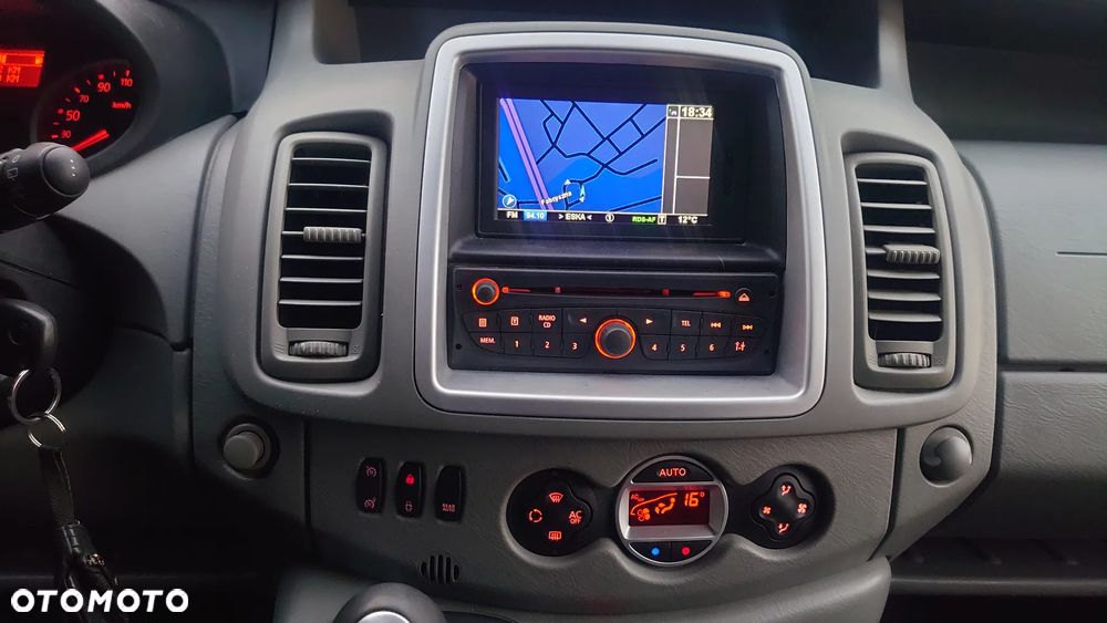 Renault Trafic Grand Passenger Black Edition - 28