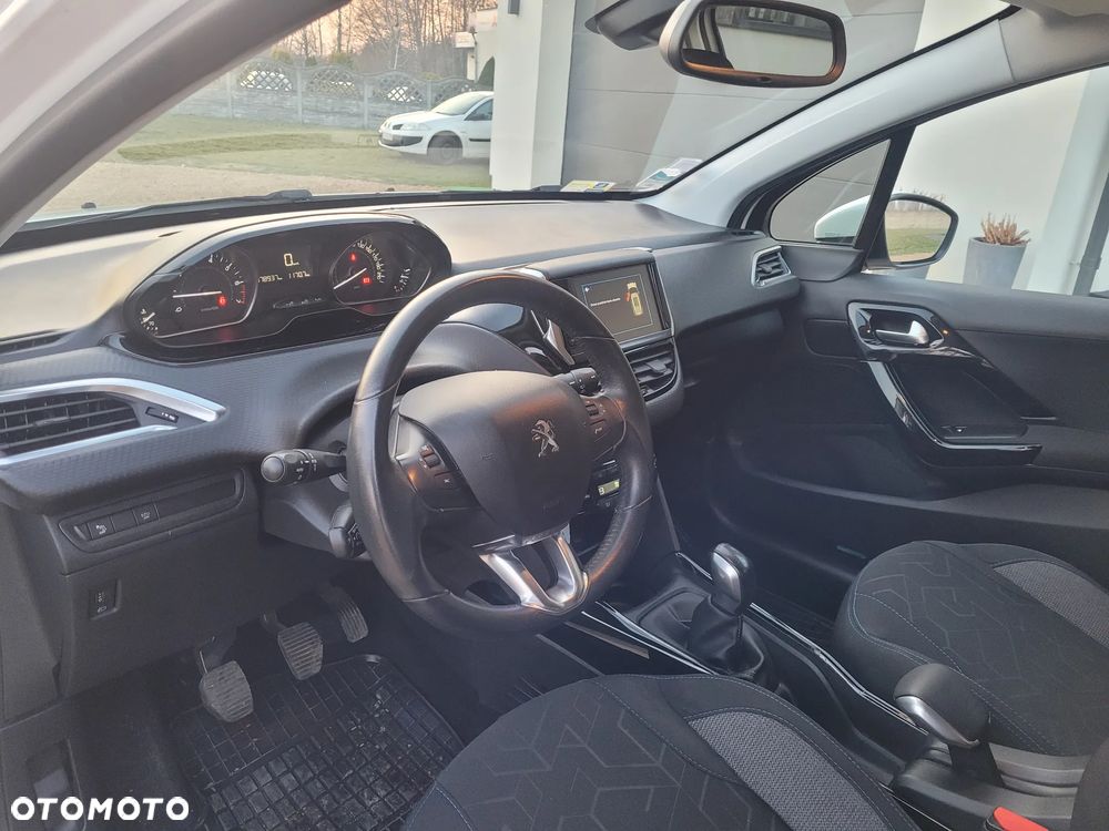 Peugeot 2008 PureTech 82 Signature - 6