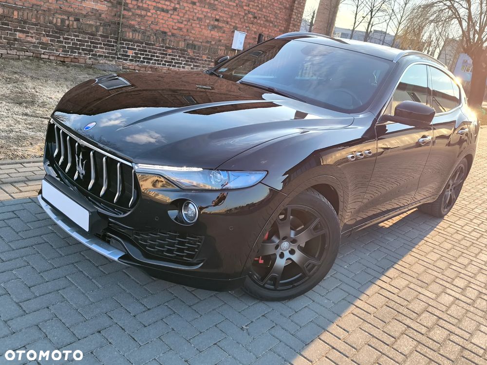 Maserati Levante Q4 Executive - 3