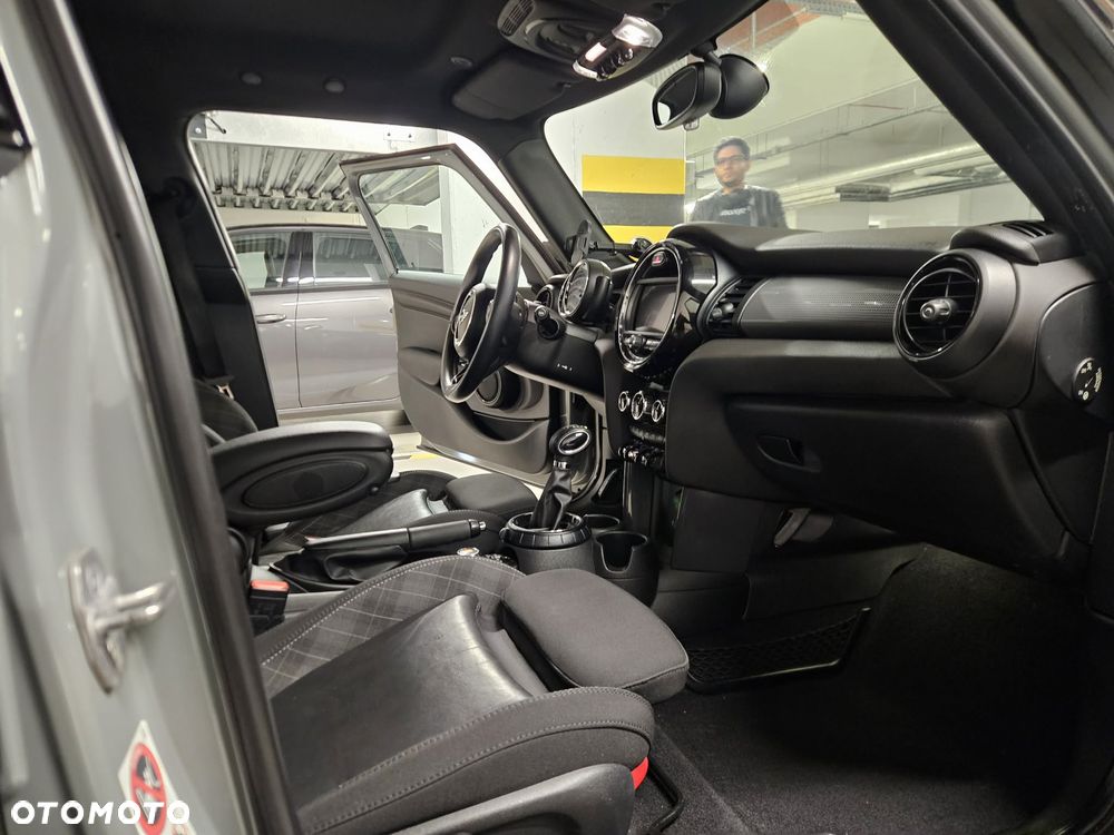 MINI Cooper Standard - 12