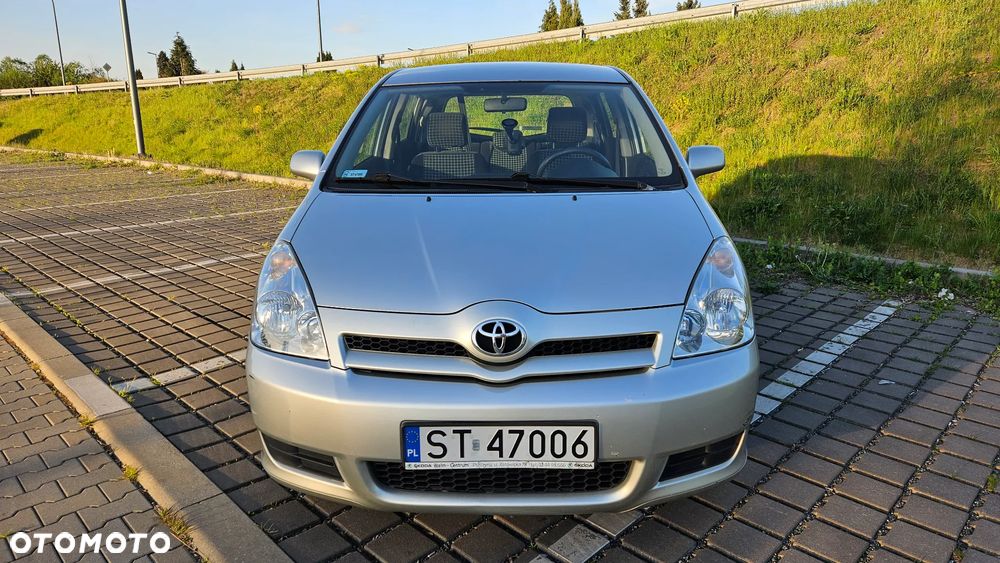 Toyota Corolla Verso - 1