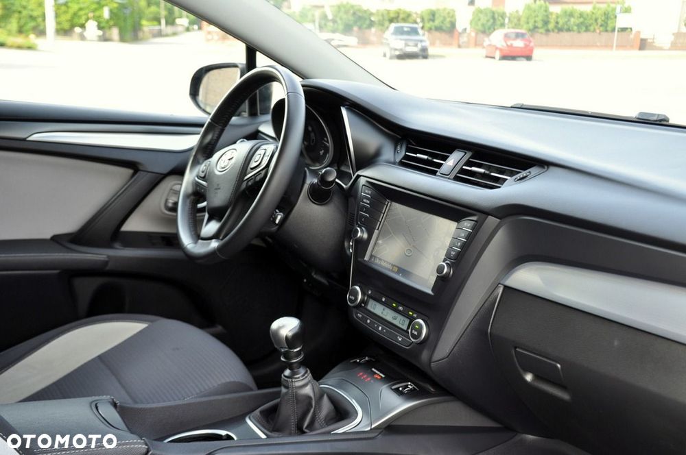 Toyota Avensis - 18