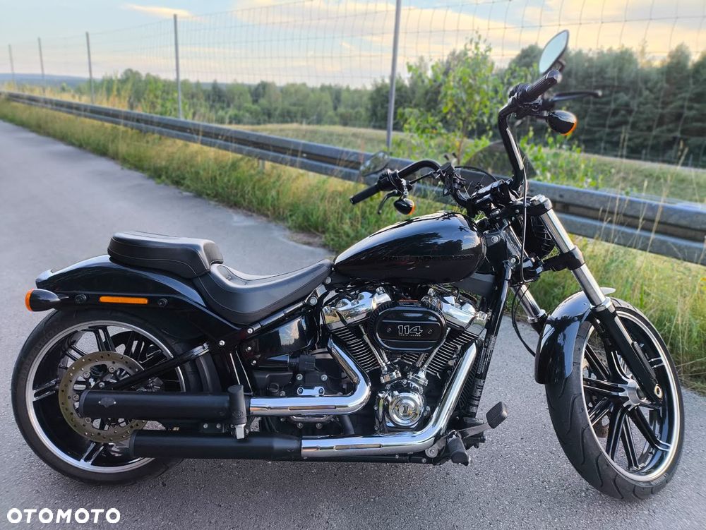 Harley-Davidson Softail Breakout - 20