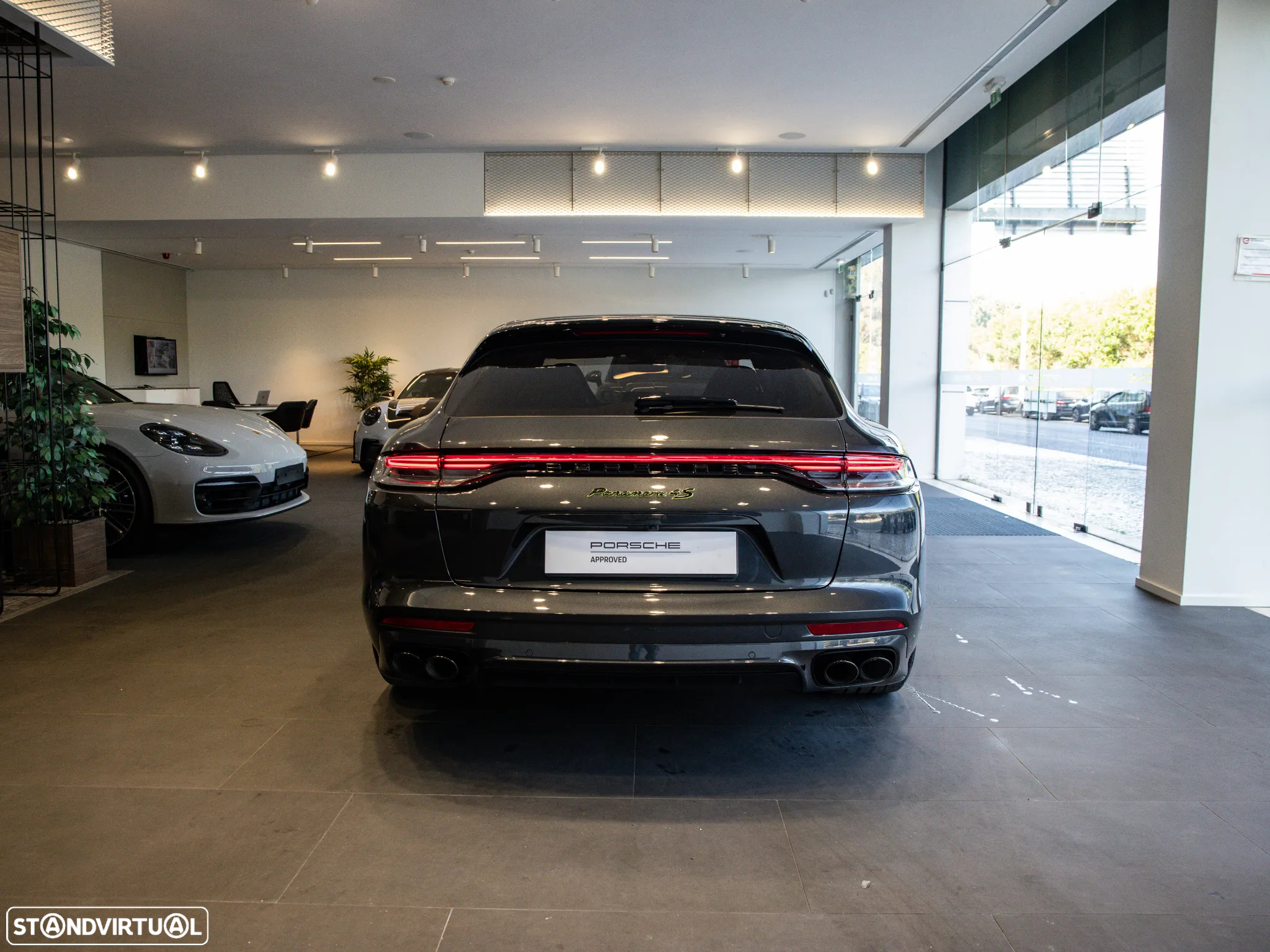 Porsche Panamera Sport Turismo 4S E-Hybrid - 5