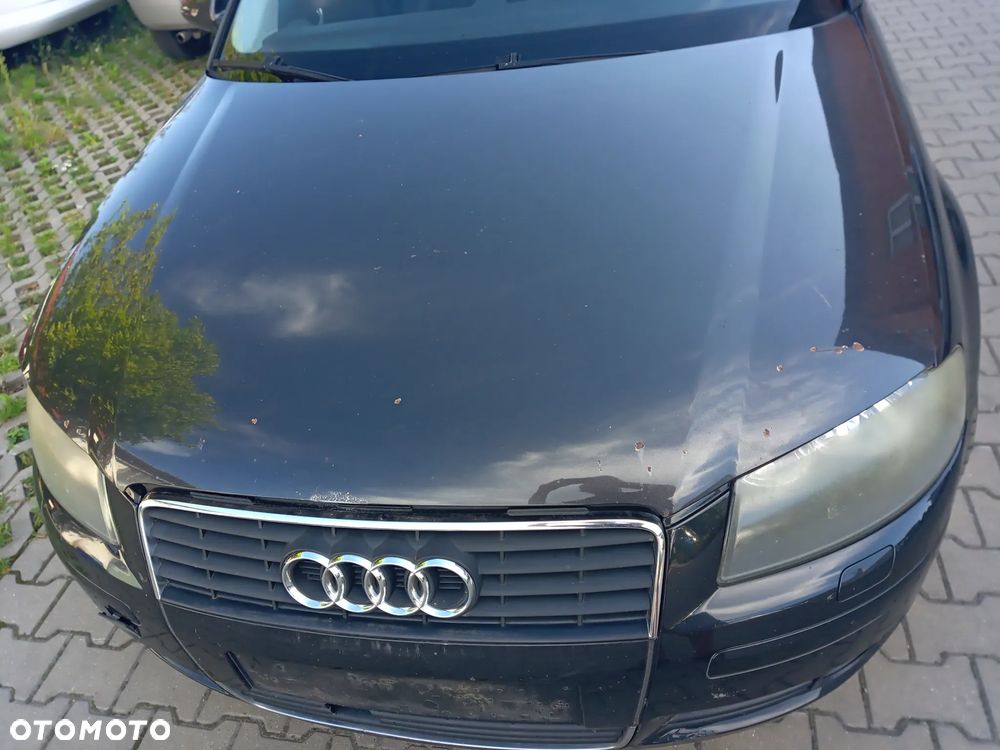 Audi A3 8P maska  LZ7L - 1