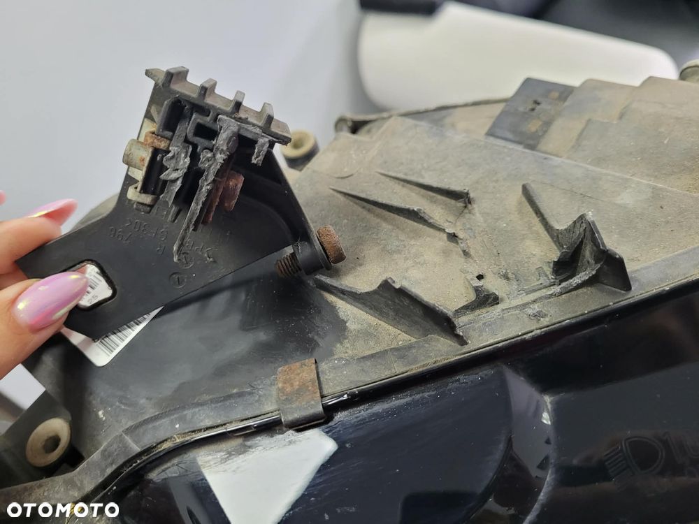Lampa prawa Audi a4 b8 - 5
