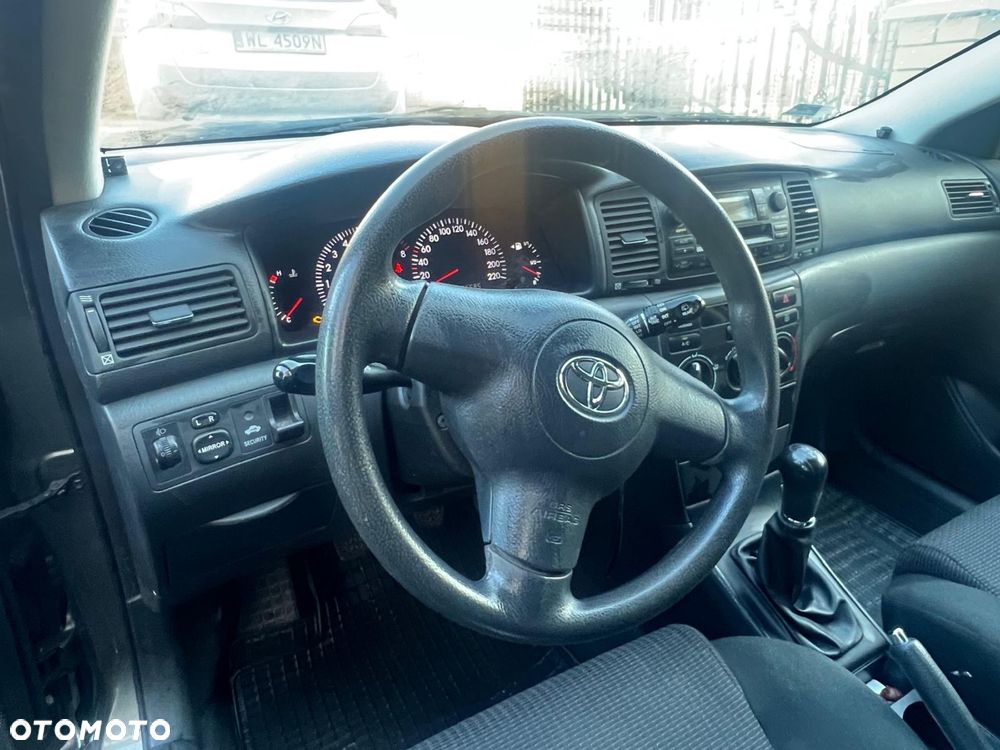 Toyota Corolla - 1