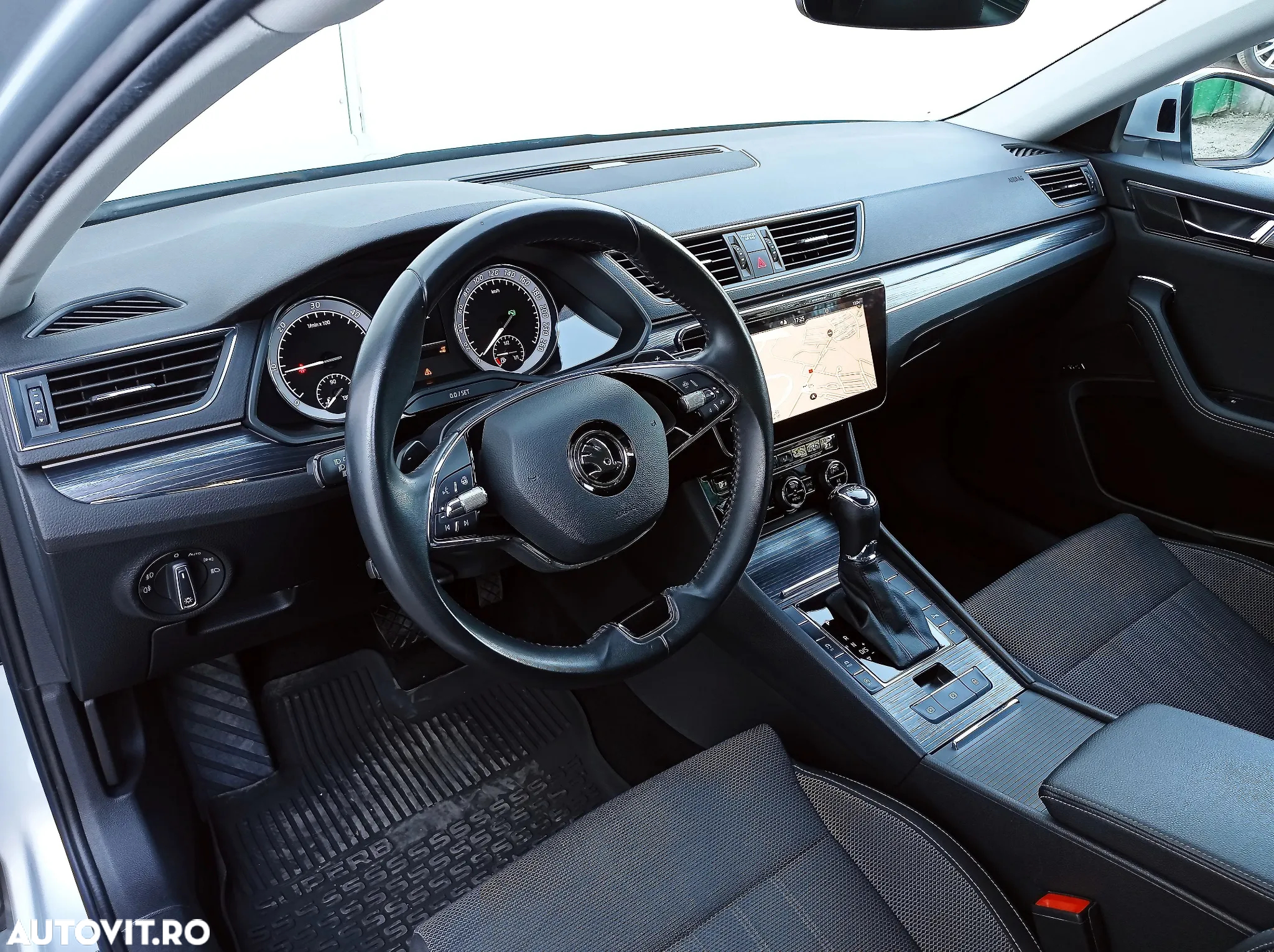 Skoda Superb 2.0 TDI DSG Style - 10