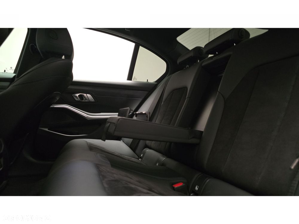 BMW Seria 3 320d xDrive M Sport - 23