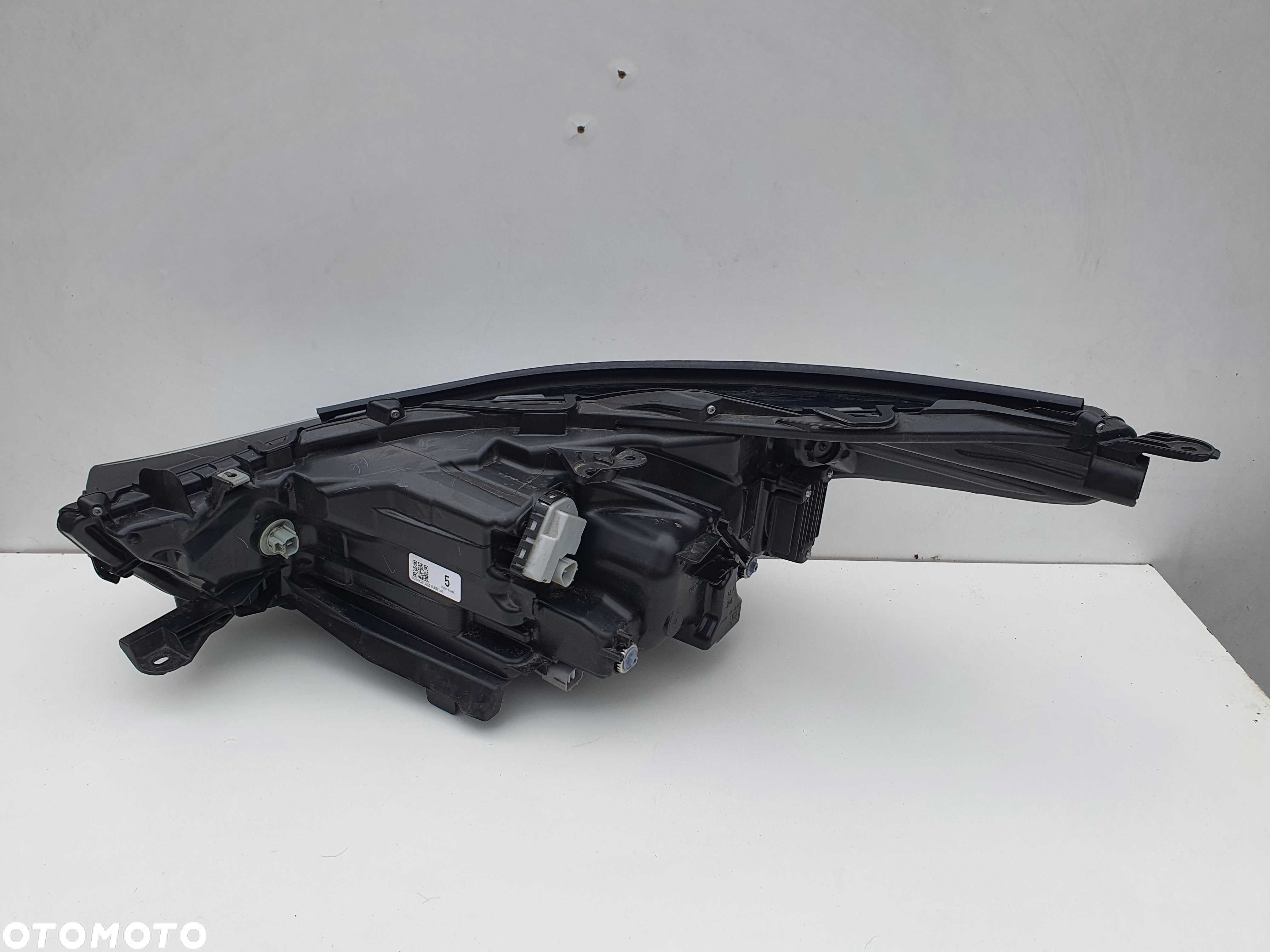 TOYOTA HIGHLANDER lampa prawa przednia EU 20-23 - 7