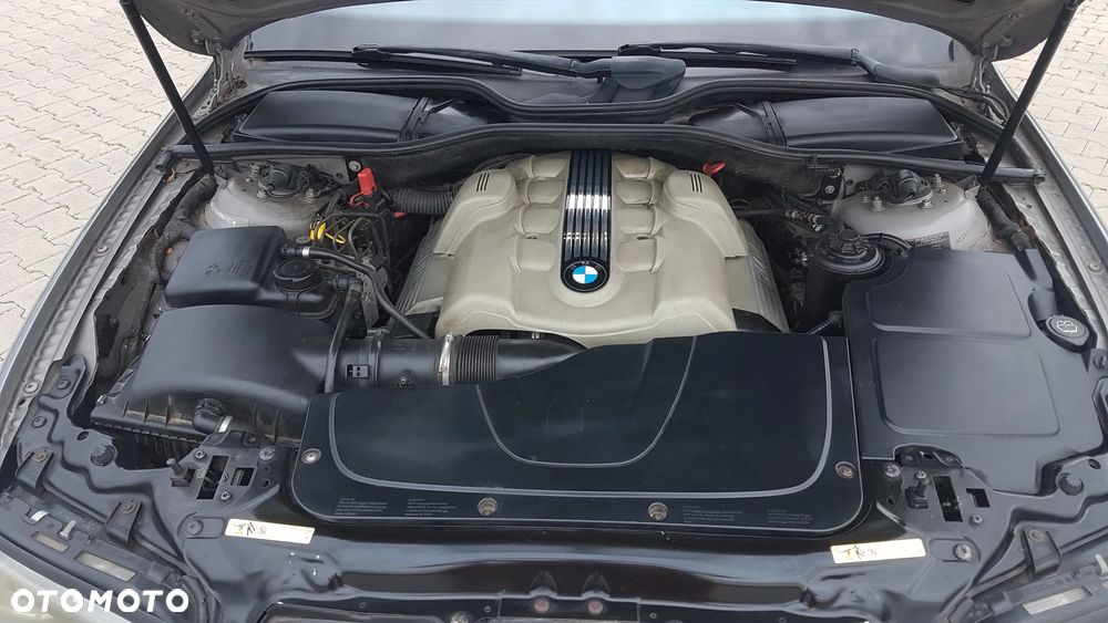 BMW Seria 7 745i - 2