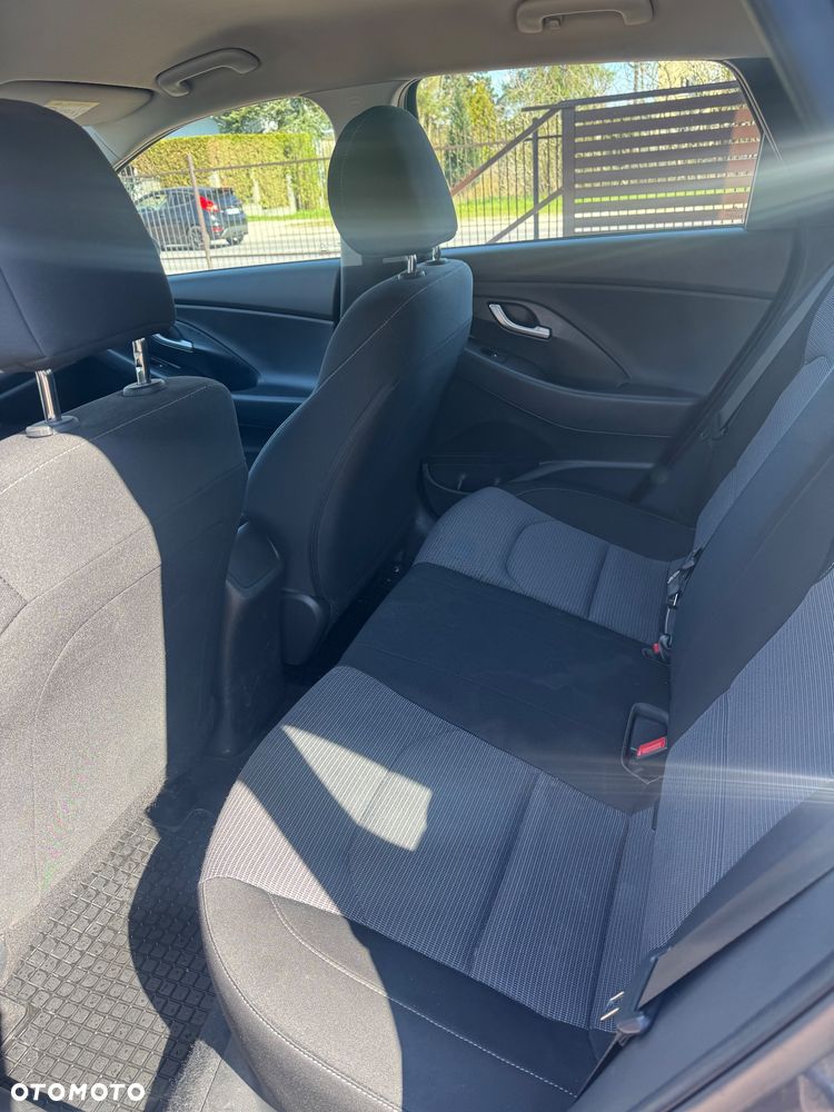 Hyundai i30 1.5 DPI Classic + - 6