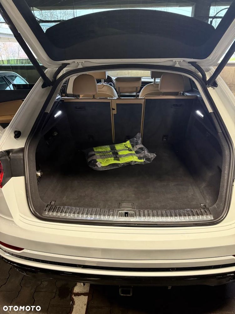 Audi Q8 - 8