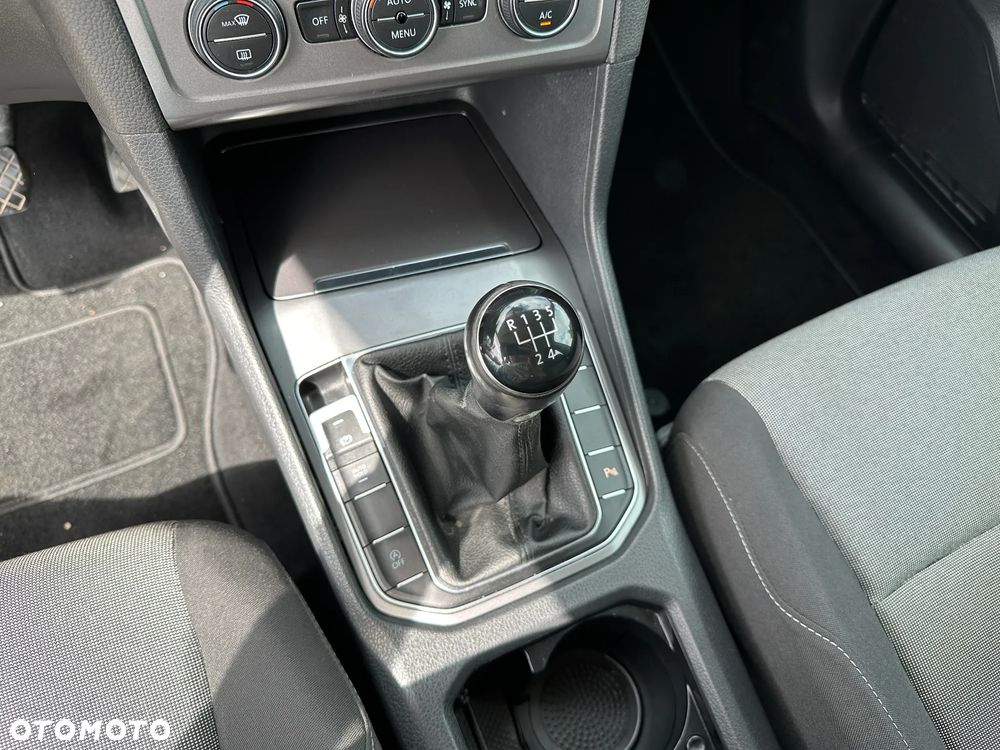 Volkswagen Golf Sportsvan - 15
