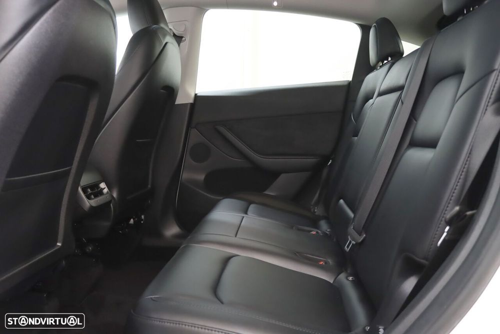 Tesla Model Y RWD - 8