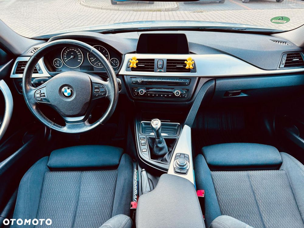 BMW Seria 3 320d - 14