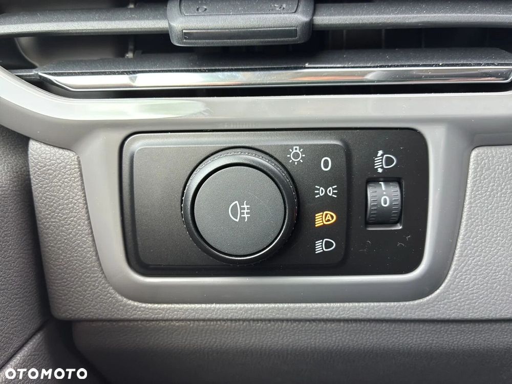 Volkswagen Caravelle - 33