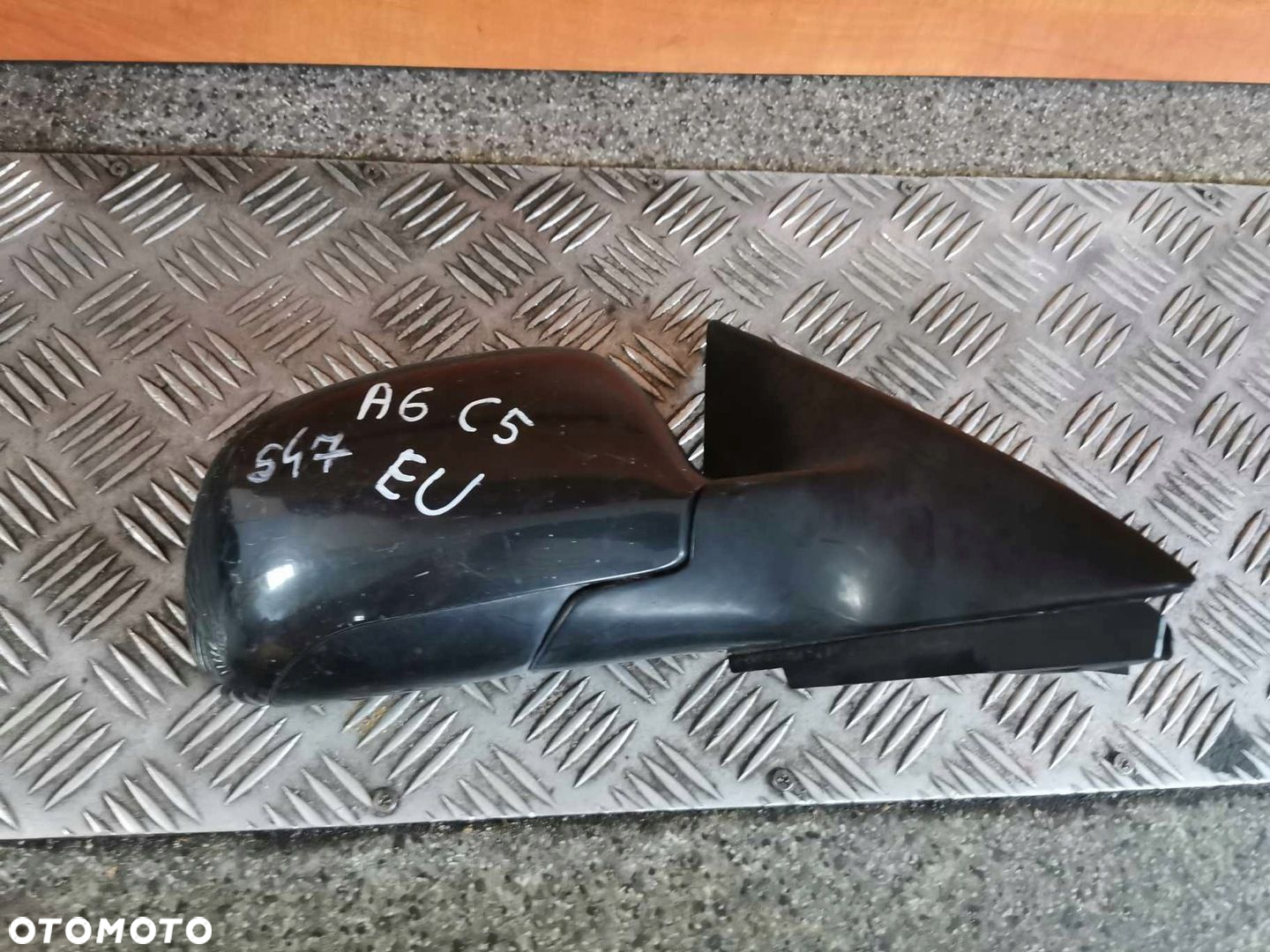 LUSTERKO PRAWY PRZÓD AUDI A6C5 EU 5 PIN - 3