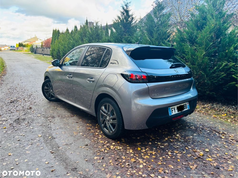 Peugeot 208 PureTech 100 EAT8 Allure - 10