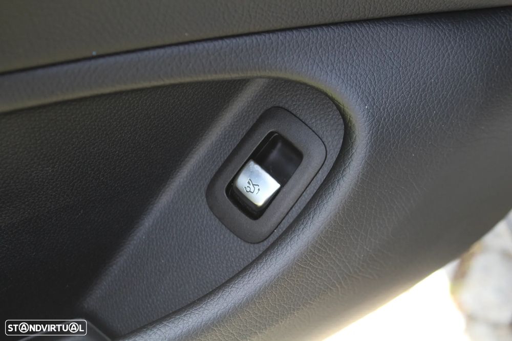 Mercedes-Benz C 300 d 4Matic 9G-TRONIC AMG Line Plus - 21
