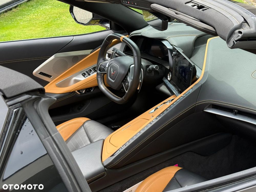 Chevrolet Corvette - 14