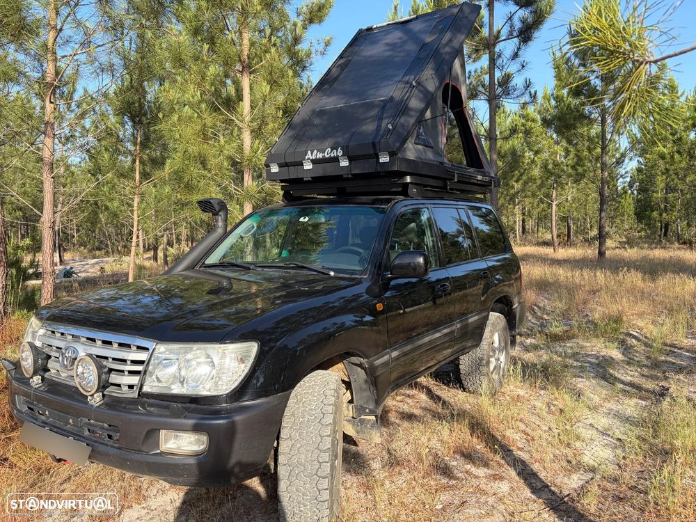 Toyota Land Cruiser - 4