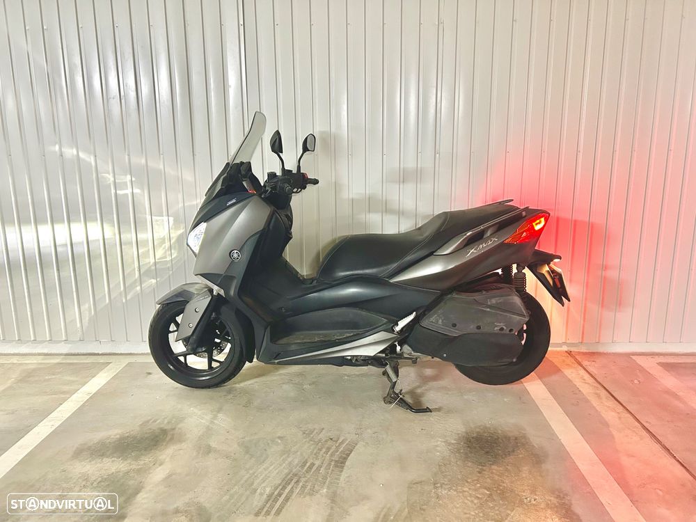 Yamaha X-Max 300 - 21