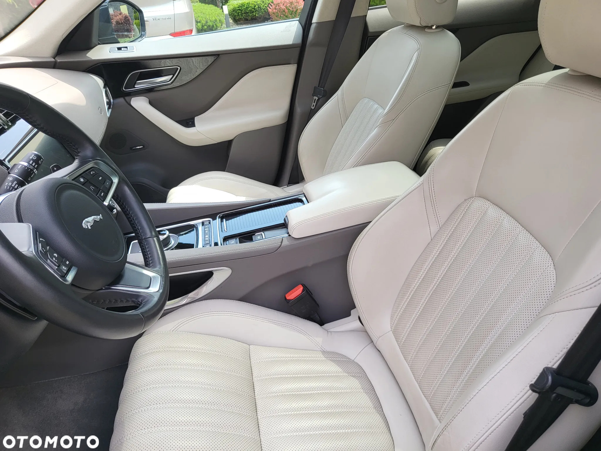 Jaguar F-Pace 2.0 i4D AWD Prestige - 31