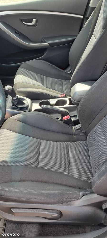 Hyundai i30 1.6 GDI Classic + - 36