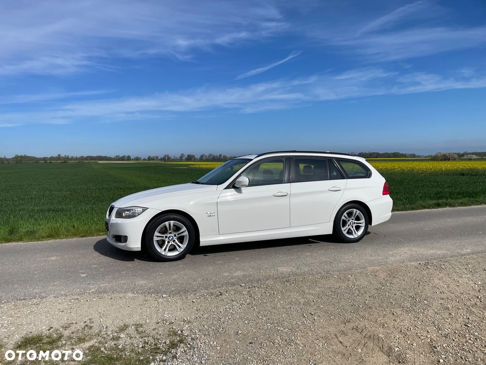 BMW Seria 3 320d xDrive DPF - 4