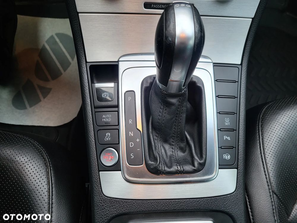 Volkswagen Passat 1.8 TSI Automatik Highline - 25