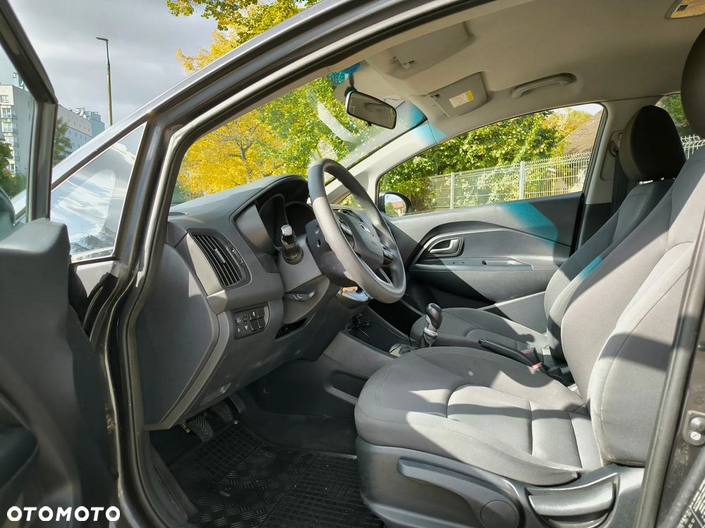 Kia Rio 1.4 M - 6