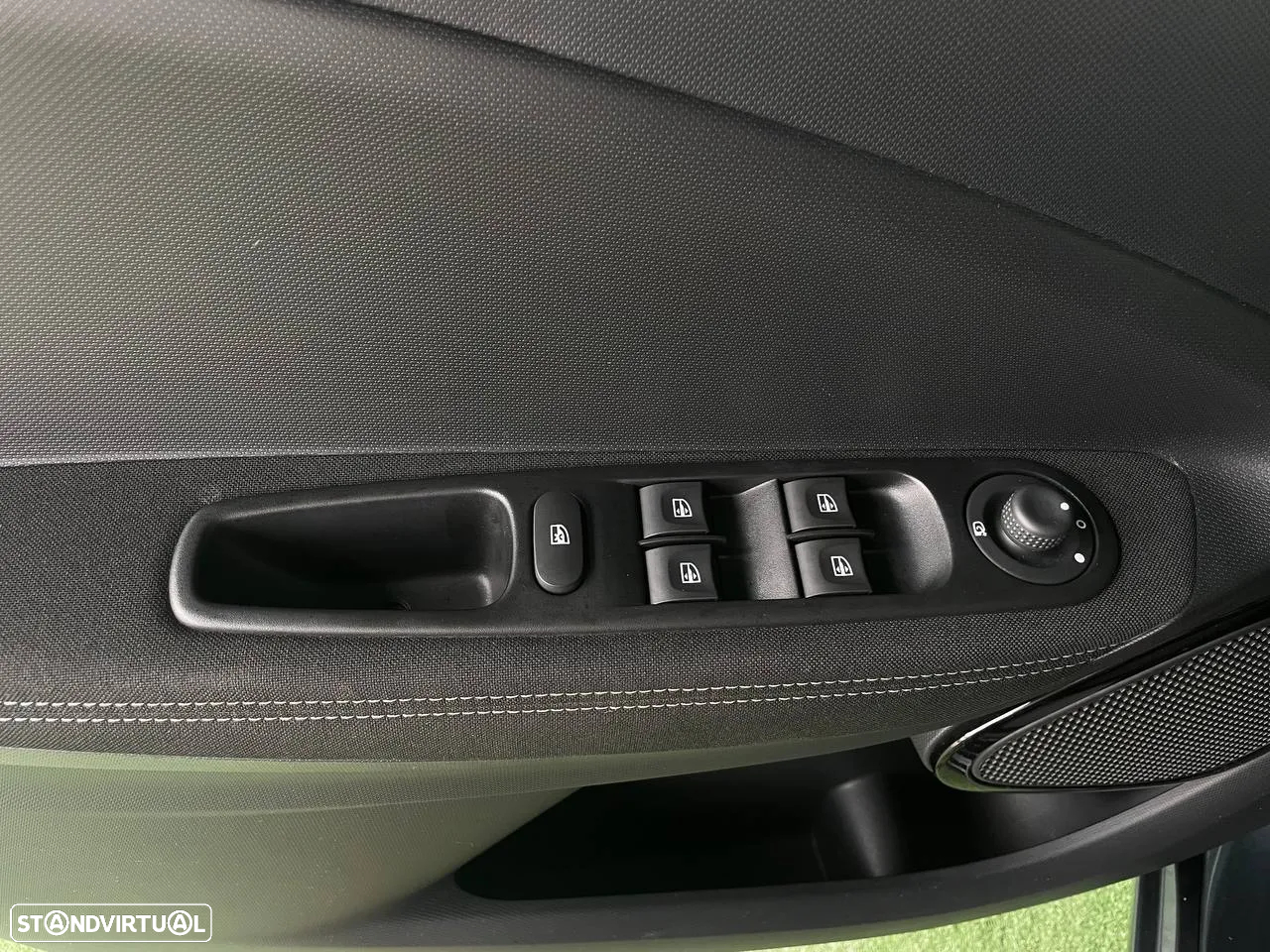 Renault Zoe (c/ Bateria) 41 kwh Intens - 11