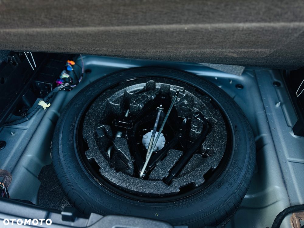 Volvo XC 40 D4 AWD Geartronic R-Design - 21