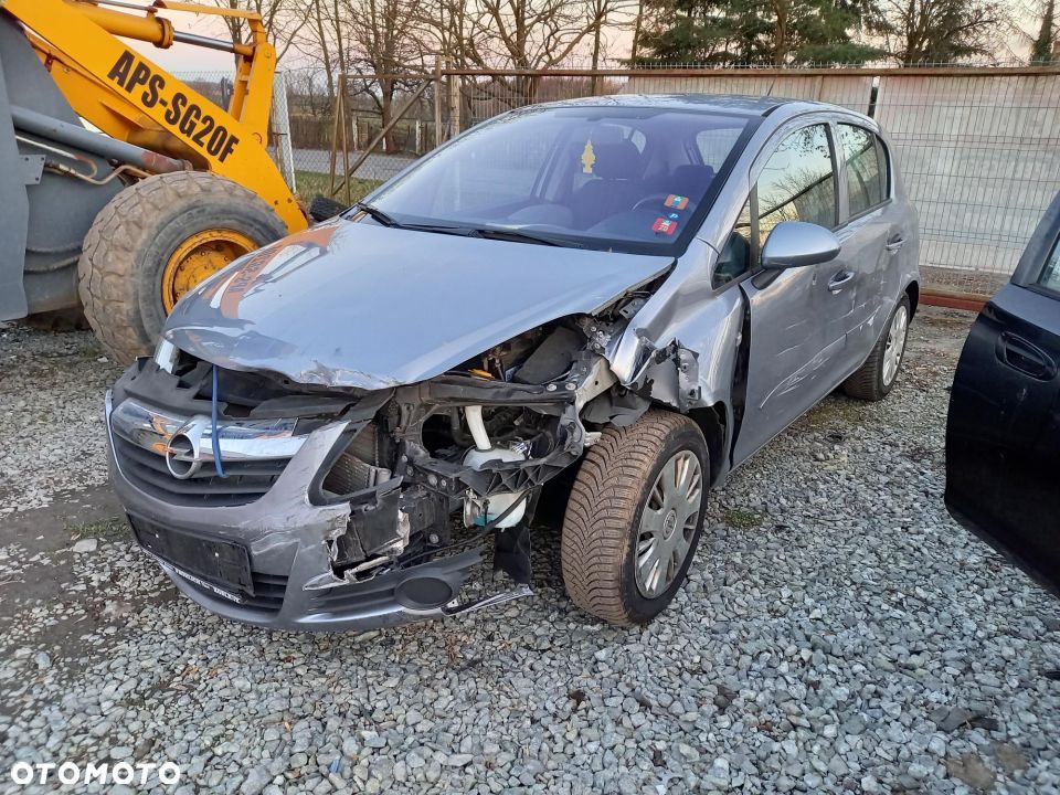 Części Opel Corsa D 1.2 benzyna 04r. 5 drzwi - 4