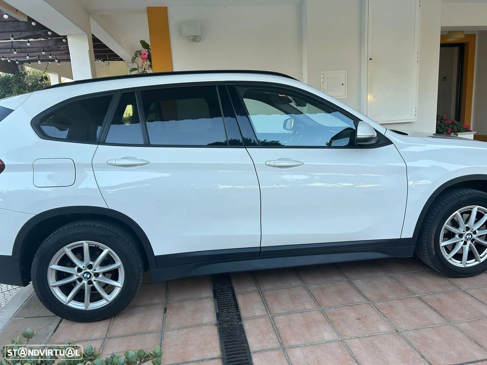 BMW X1 18 d sDrive Auto Line Sport - 2
